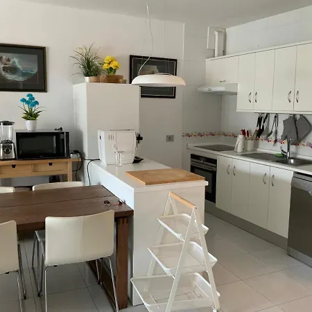 Vista Nautica アパート アデヘ